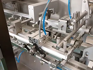 Envasadora de bolsas prefabricadas con alimentador automático de bolsas y llenado con 1 boquilla