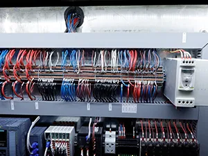 Envasadora de bolsas con forma en rollo, llenado con 2 boquillas