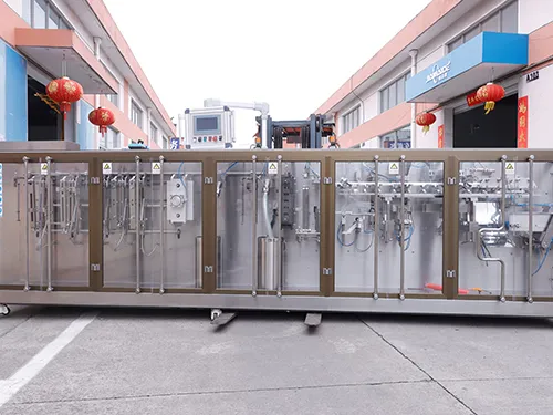 Envasadora de bolsas zipper en rollo por servo motor (llenado con 2 boquillas)